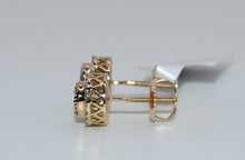 Cargar imagen en el visor de la galería, 10KT Baguette &amp; Round Brillant Cut Diamond Earrings/Studs 0.33ctw G #1
