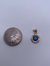 Cargar imagen en el visor de la galería, 14KT Small Cz Evil Eye (Mal Ojo) Circle Shape Pendant #3
