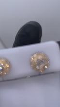Cargar y reproducir el video en el visor de la galería, 10KT Baguette &amp; Round Brillant Cut Diamond Earrings/Studs 0.33ctw G #1
